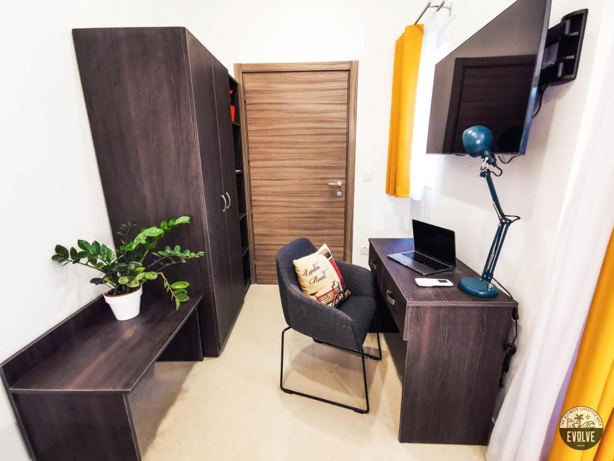 Evolve Coliving Guesthouse สลีมา ภายนอก รูปภาพ