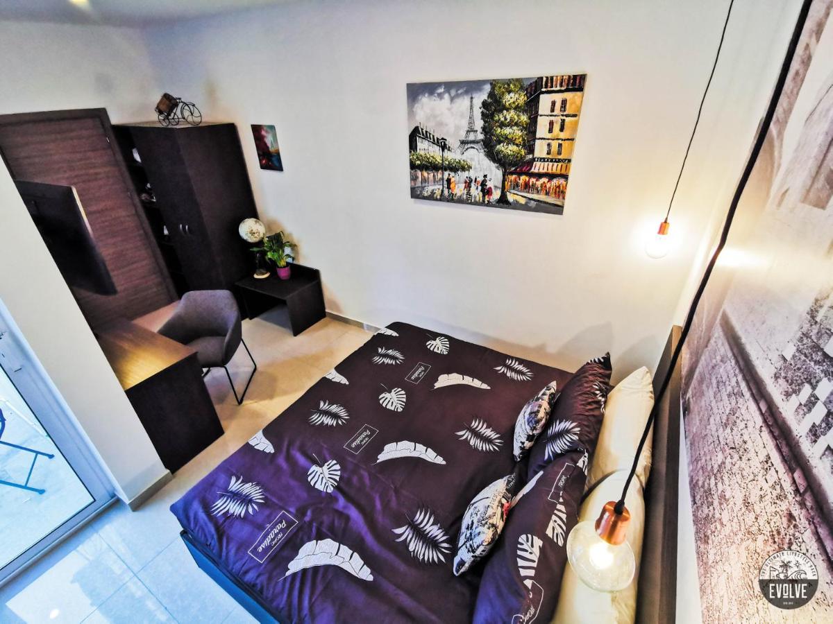 Evolve Coliving Guesthouse สลีมา ภายนอก รูปภาพ