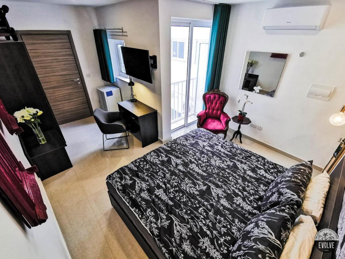 Evolve Coliving Guesthouse สลีมา ภายนอก รูปภาพ