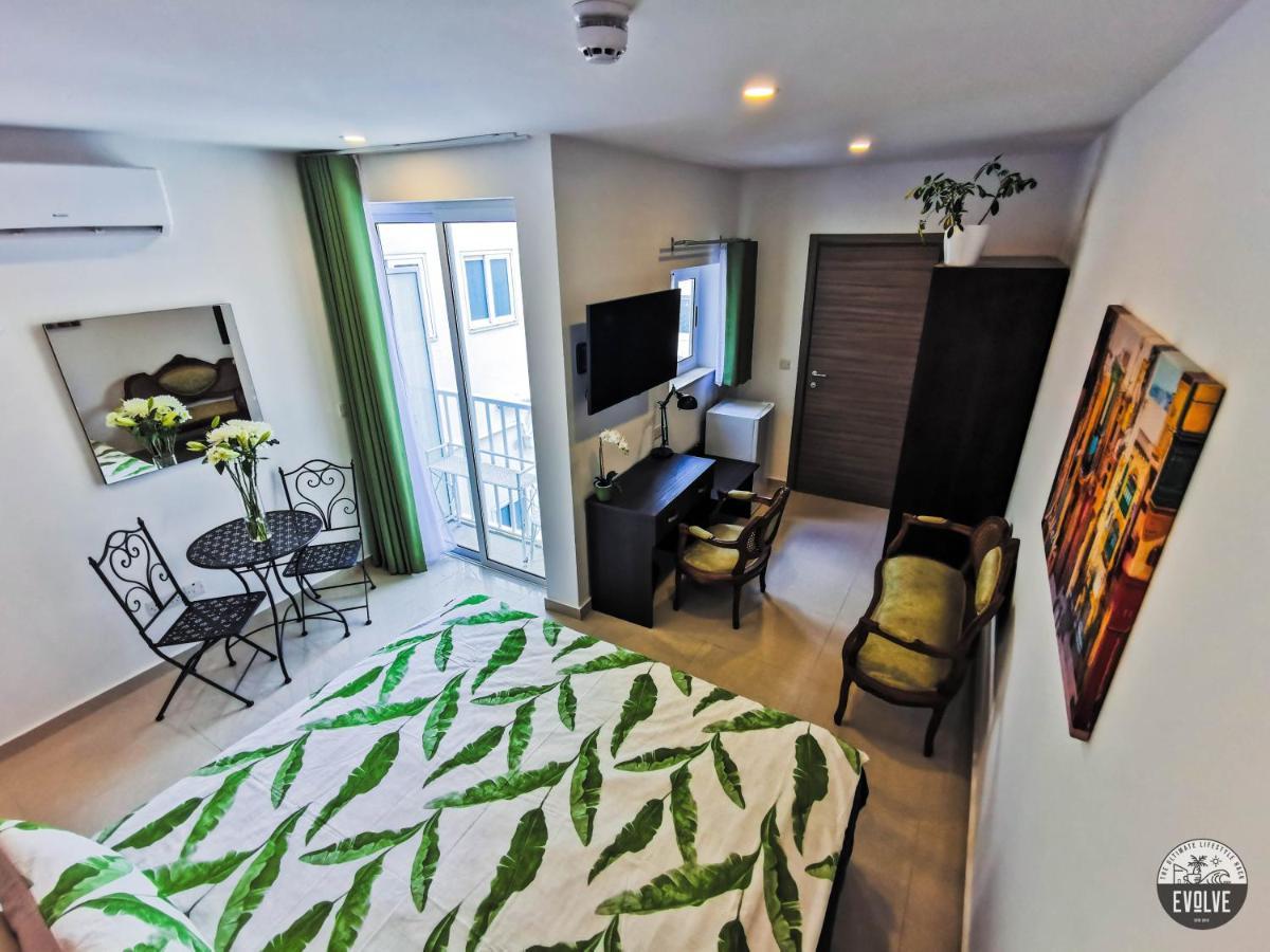 Evolve Coliving Guesthouse สลีมา ภายนอก รูปภาพ